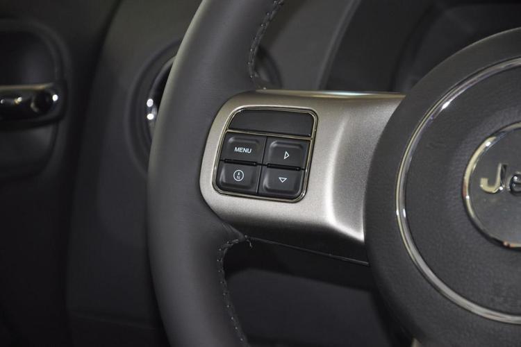 【吉普指南者2021款,吉普指南者2021款功能按键】