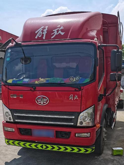 解放二手车交易市场(解放二手价格及图片42米)