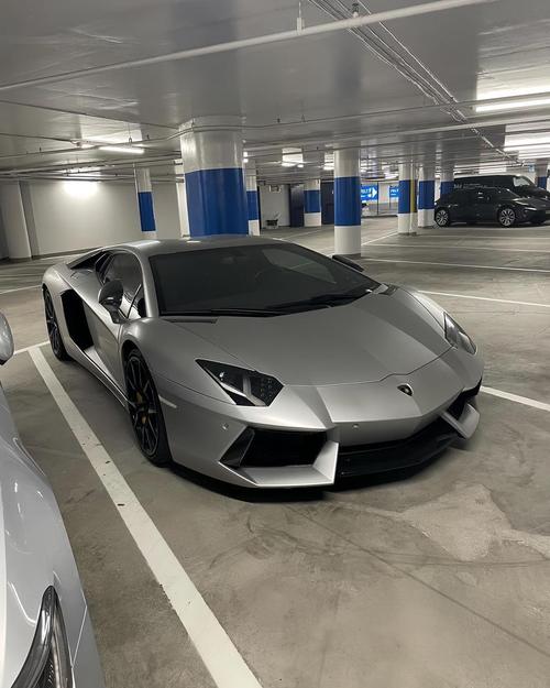 兰博基尼大牛二手 兰博基尼大牛二手300万能拿下吗