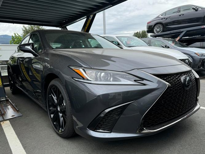 雷克萨斯es混动车型(雷克萨斯es混动车型图片)