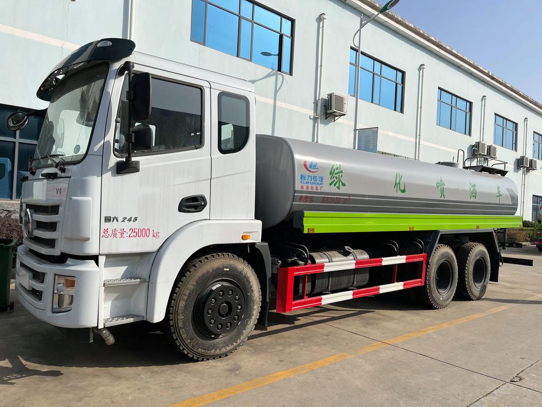 洒水车图片／洒水车图片高清大图