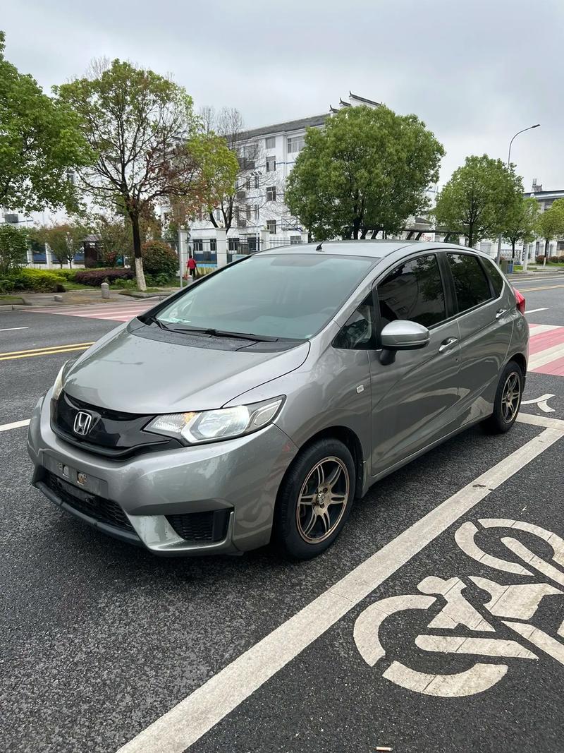 三厢本田飞度图片,三箱本田飞度图片